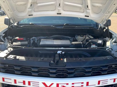 Used 2019 Chevrolet Silverado 1500 Custom w/ Custom Convenience Package image 9