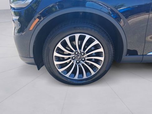 Used 2023 Lincoln Aviator AWD w/ Premium Package image 9