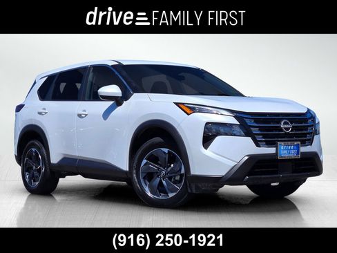Used 2024 Nissan Rogue SV AWD/4WD image 1