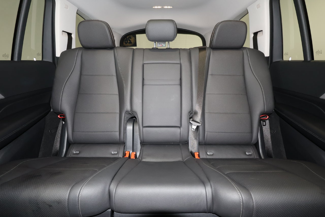 Used 2026 Mercedes-Benz GLS 450 4MATIC image 32
