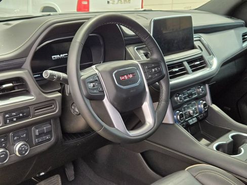 Used 2024 GMC Yukon SLT w/ SLT Luxury Package AWD/4WD image 6
