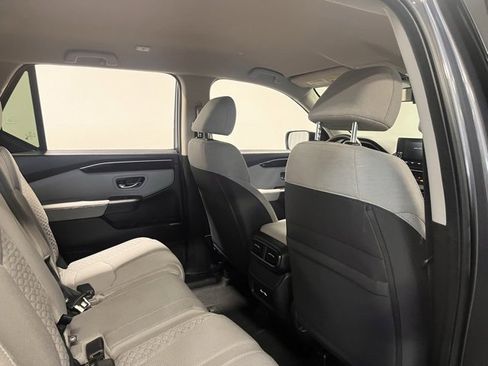 Used 2023 Honda Pilot LX image 14