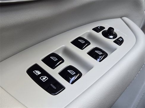 New 2025 Volvo XC90 T8 Plus w/ Protection Package Premier image 31