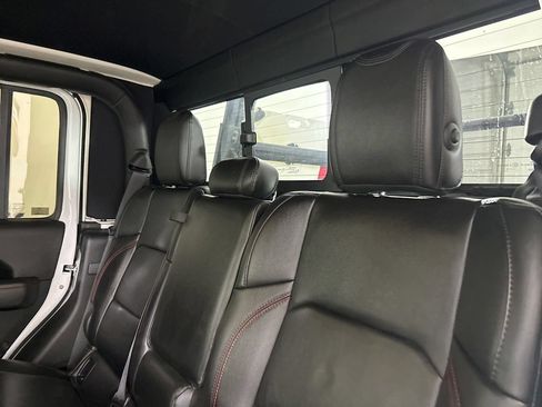 Used 2020 Jeep Gladiator Rubicon AWD/4WD image 25
