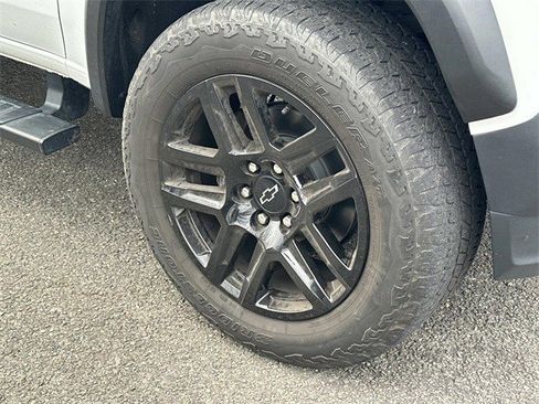 Used 2023 Chevrolet Colorado Trail Boss w/ Technology Package image 7
