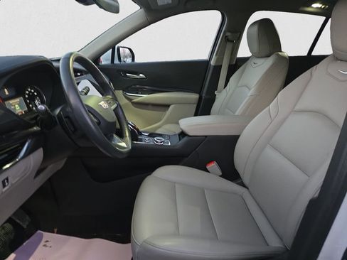 Certified 2023 Cadillac XT4 Luxury w/ Cold Weather Package image 10