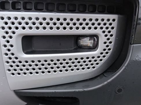 Used 2025 Land Rover Defender 110 S image 10