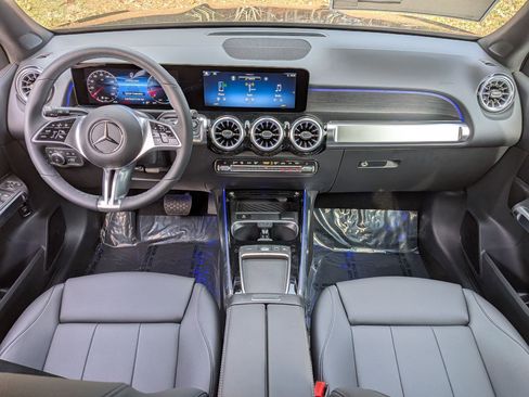 Used 2026 Mercedes-Benz GLB 250 image 30
