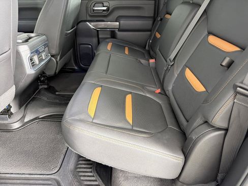 Used 2022 GMC Sierra 2500 AT4 w/ AT4 Premium Plus Package AWD/4WD image 19