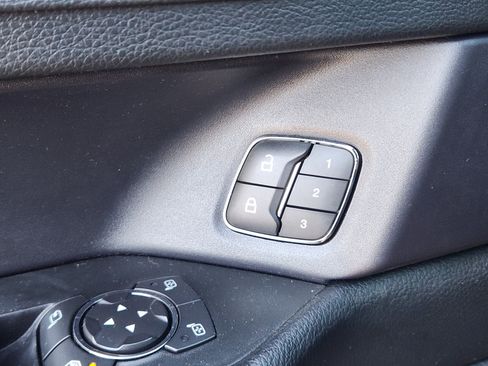 Used 2021 Ford Expedition XLT image 29