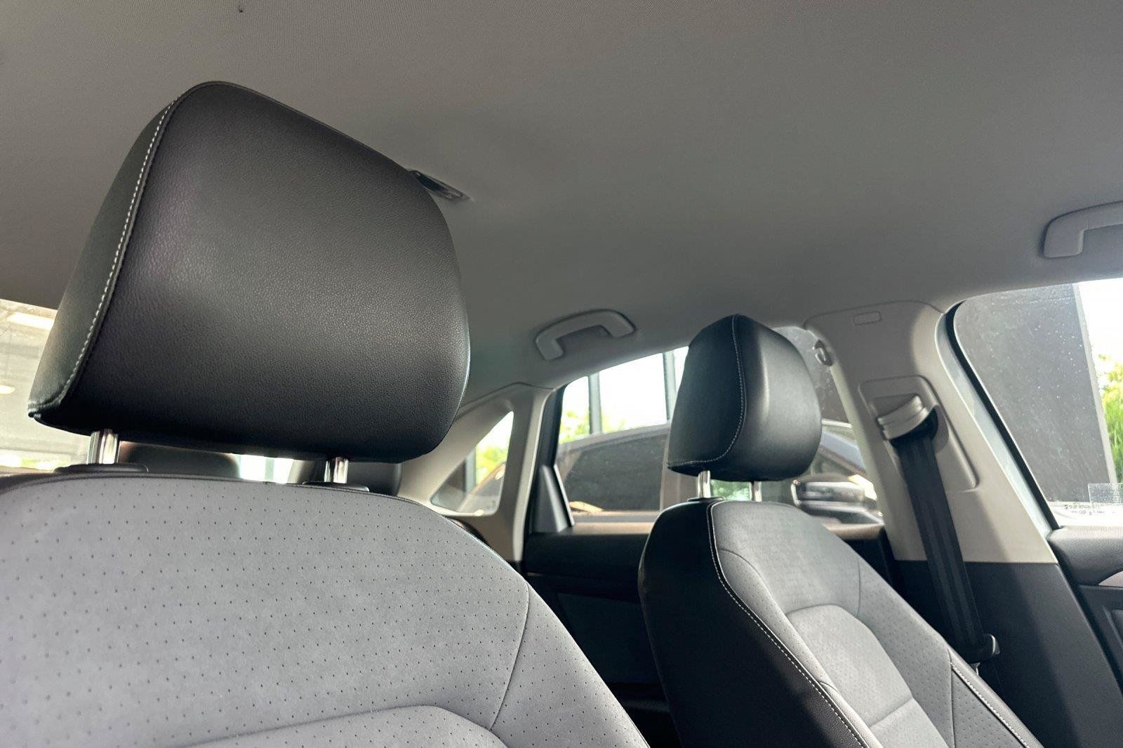 Certified 2025 Volkswagen Jetta SE FWD image 16