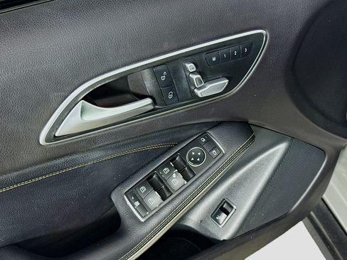 Used 2018 Mercedes-Benz GLA 250 4MATIC image 24