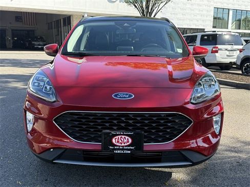 Used 2022 Ford Escape Titanium image 3