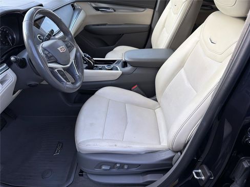 Used 2022 Cadillac XT5 Premium Luxury FWD image 8