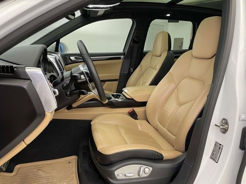 Used 2016 Porsche Cayenne S image 5