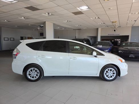 Used 2012 Toyota Prius V Two image 8