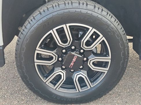Used 2021 GMC Sierra 2500 AT4 w/ AT4 Premium Plus Package image 19