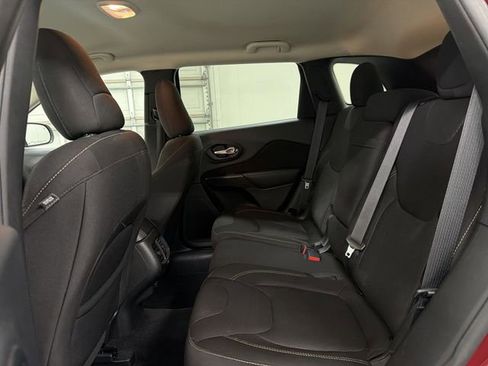 Used 2016 Jeep Cherokee Latitude w/ Safety/Convenience Group image 17