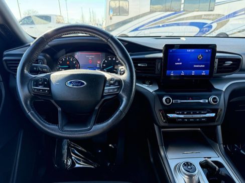 Used 2020 Ford Explorer XLT w/ Comfort Package image 33