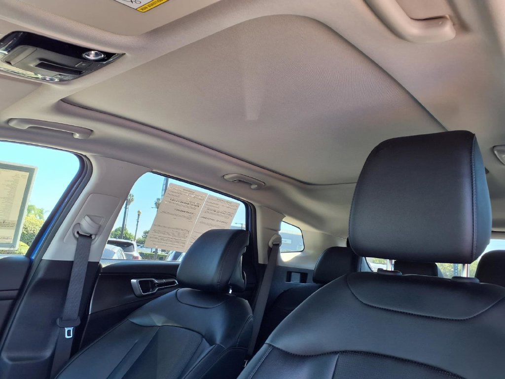 Certified 2026 Kia Sportage EX w/ EX Panorama Roof Package FWD image 17