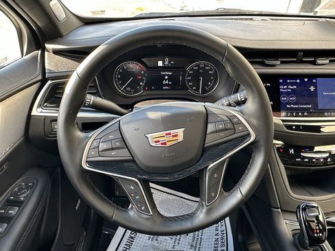 Certified 2025 Cadillac XT5 Premium Luxury image 11