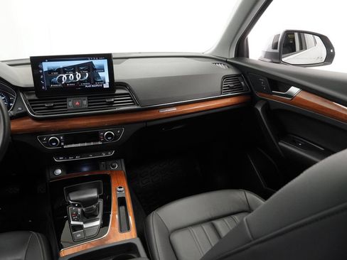Used 2023 Audi Q5 2.0T Premium w/ Convenience Package AWD/4WD image 15