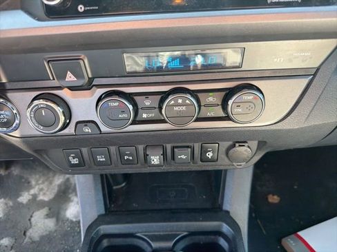 Used 2023 Toyota Tacoma TRD Off-Road w/ Technology Package AWD/4WD image 26