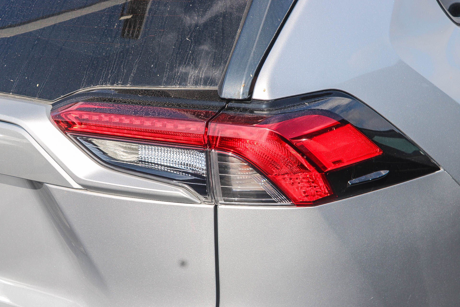 Used 2019 Toyota RAV4 LE w/ Carpet Mat Package FWD image 15