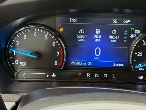 Used 2023 Ford Explorer XLT w/ Class IV Trailer Tow Package AWD/4WD image 12