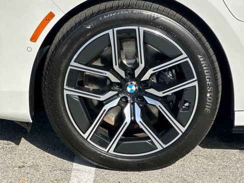 New 2025 BMW 750e xDrive w/ Executive Package image 30