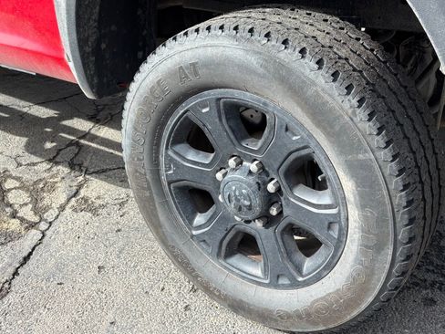 Used 2017 RAM 2500 Tradesman w/ Chrome Appearance Group AWD/4WD image 11