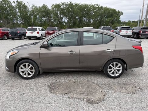 Used 2015 Nissan Versa FWD image 6