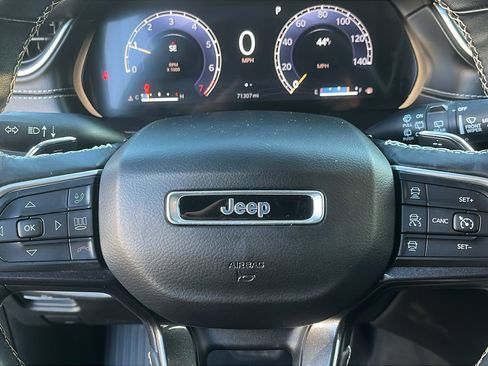 Used 2021 Jeep Grand Cherokee L Laredo image 11