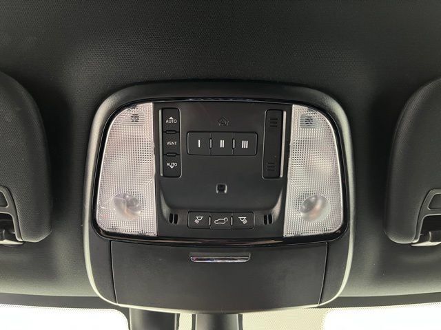 Used 2023 Dodge Durango R/T AWD/4WD image 37
