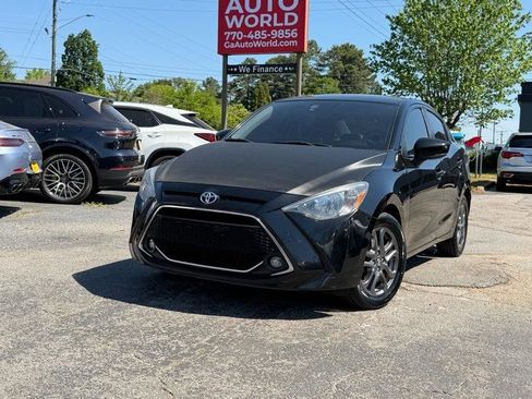 Used 2019 Toyota Yaris LE image 4