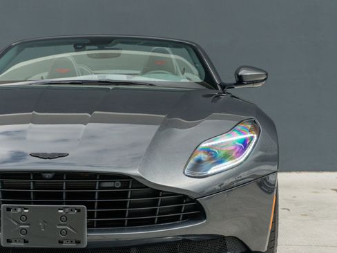 Used 2021 Aston Martin DB11 Volante image 30