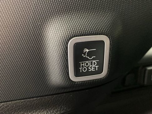 New 2025 Jeep Grand Cherokee Laredo X w/ Luxury Tech Group I image 15