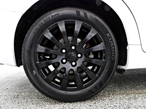 Used 2013 Suzuki Kizashi S FWD image 18