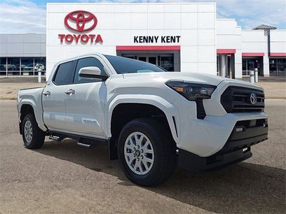 New 2025 Toyota Tacoma SR5