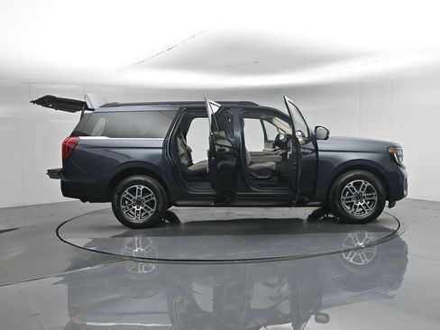 Used 2025 Ford Expedition Max Active RWD image 5