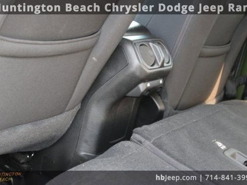 Used 2022 Jeep Wrangler Unlimited Sport image 36