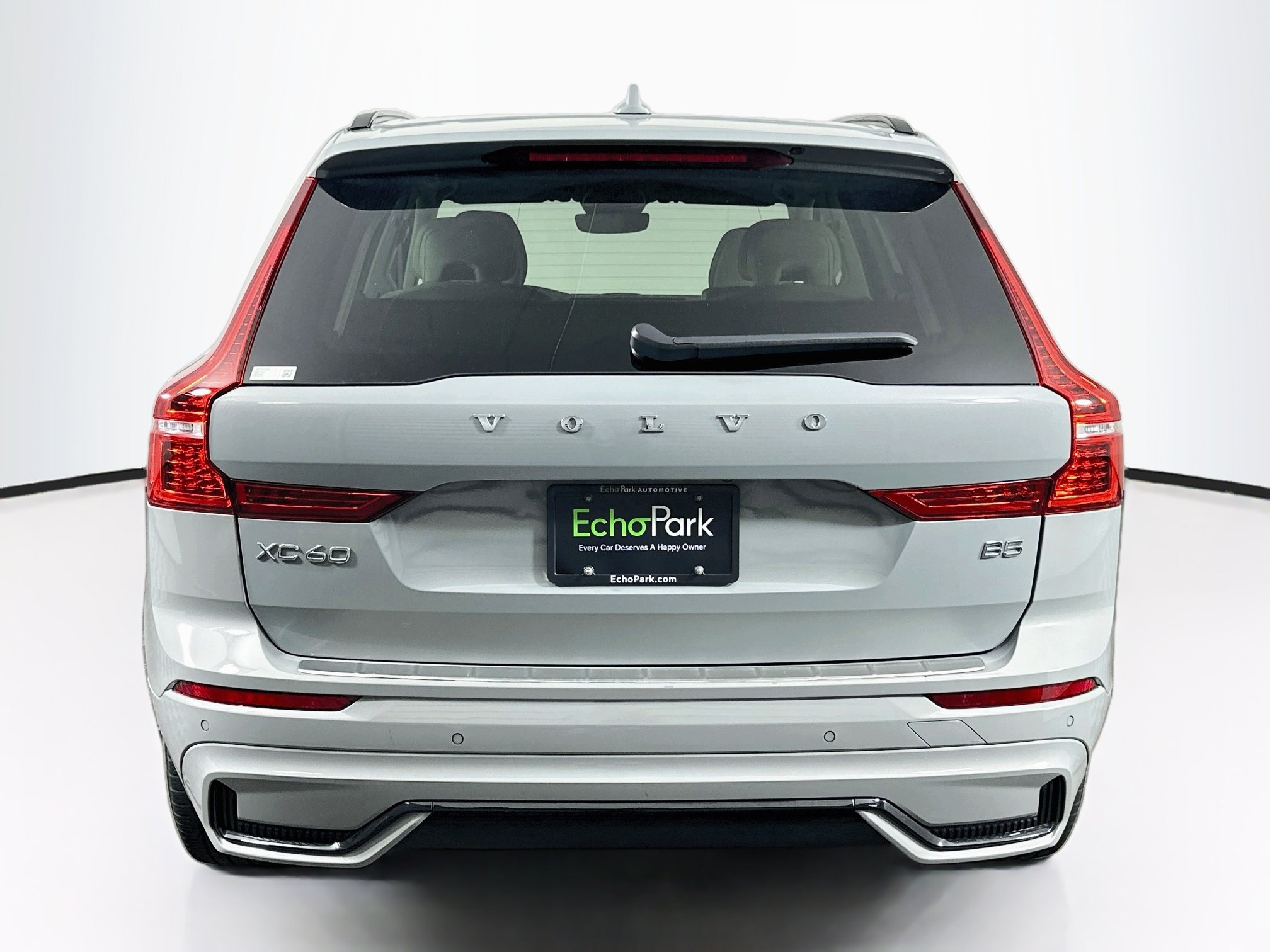 Used 2024 Volvo XC60 B5 Plus w/ Protection Package Premier AWD/4WD image 7