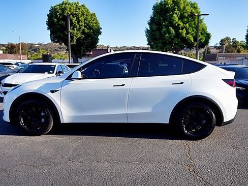 Used 2021 Tesla Model Y Long Range AWD/4WD image 12