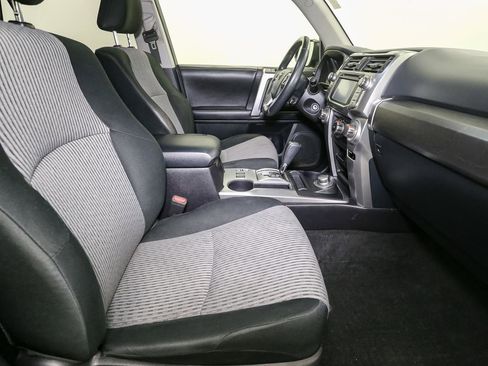 Used 2016 Toyota 4Runner SR5 image 17