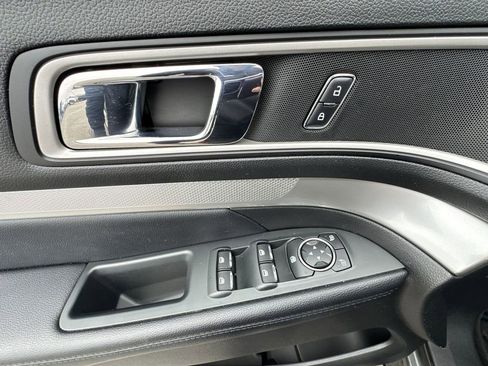 Used 2017 Ford Explorer XLT w/ Equipment Group 201A image 15