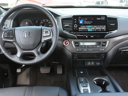 Used 2025 Honda Ridgeline TrailSport image 13