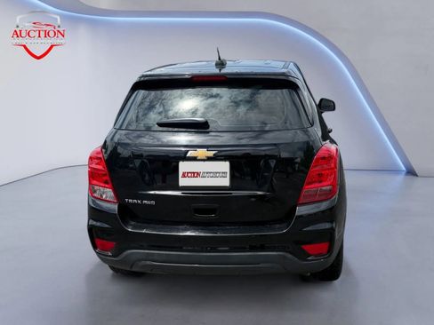 Used 2019 Chevrolet Trax LS image 4