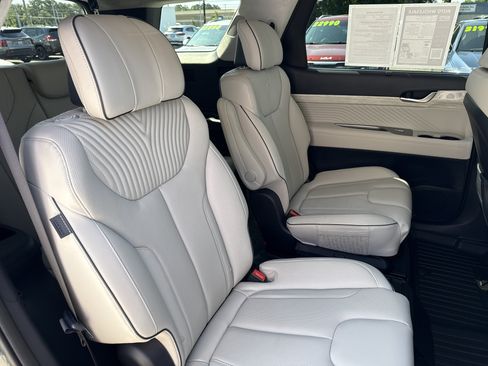 Used 2024 Hyundai Palisade Calligraphy FWD image 15