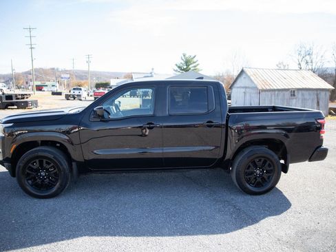 Used 2023 Nissan Frontier SV w/ Midnight Edition Package image 7