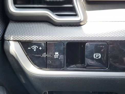 Certified 2025 Kia Sportage LX FWD image 20